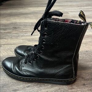 Dr Martens Stratford Womens sz 7 Boots Black Leather Floral Lining High  🕶️